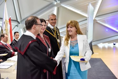 Márta Irén, a BCSDH igazgatója Pro Facultate díjat kapott